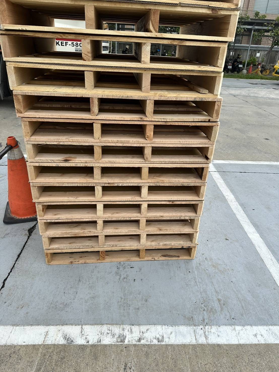 《型號:A10》中古美式木製棧板 (105*105*12)