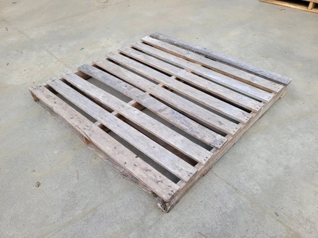 《型號:A6》中古美式木製棧板 (110*110±2) 3＆4支腳混合/油壓車不可用