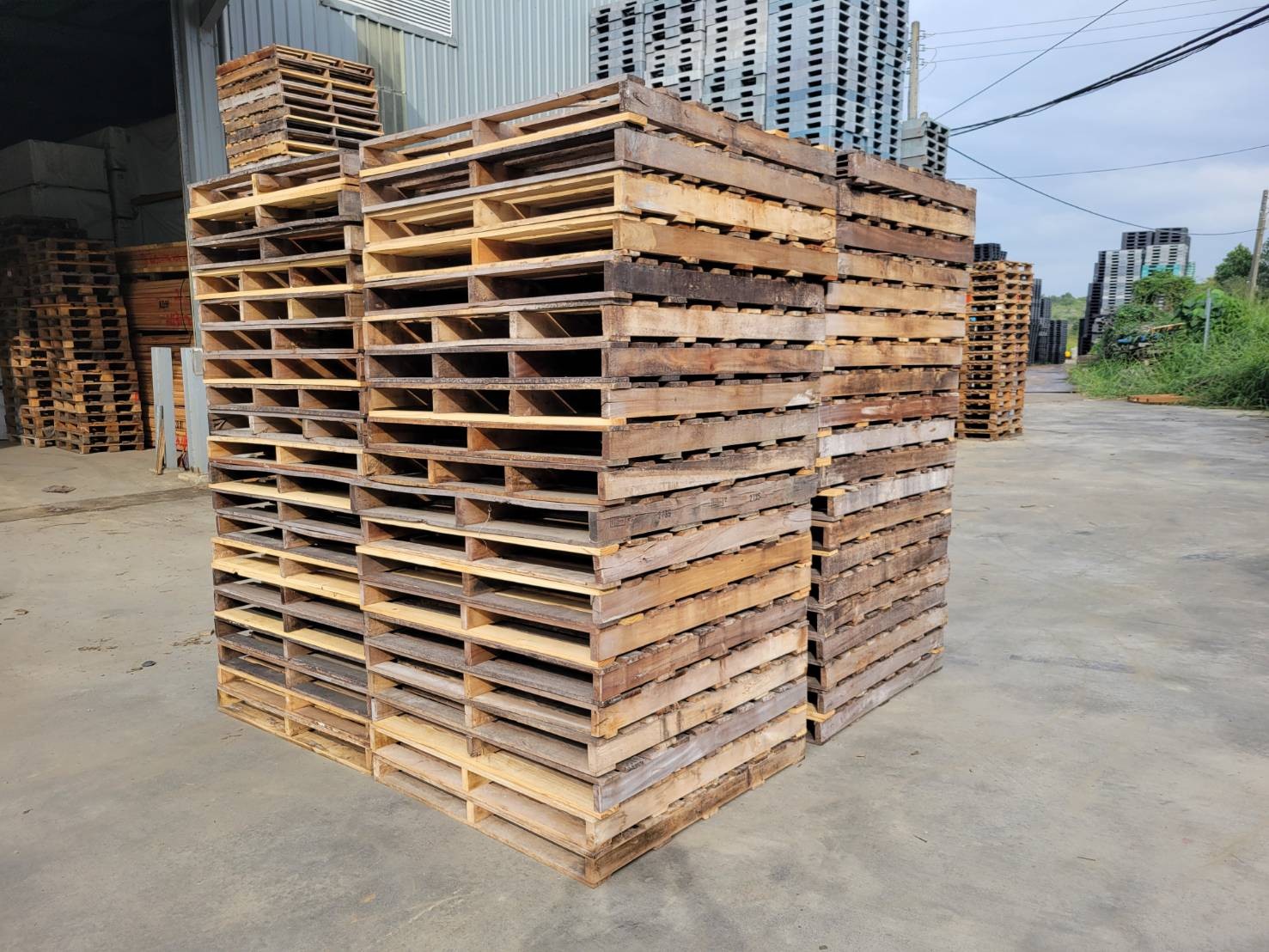 《型號:A6》中古美式木製棧板 (110*110±2) 3＆4支腳混合/油壓車不可用