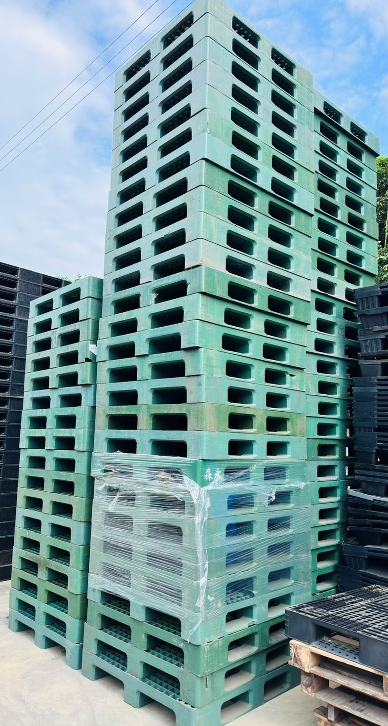 《型號:A4》中古網狀川字塑膠棧板 (120*110*17)