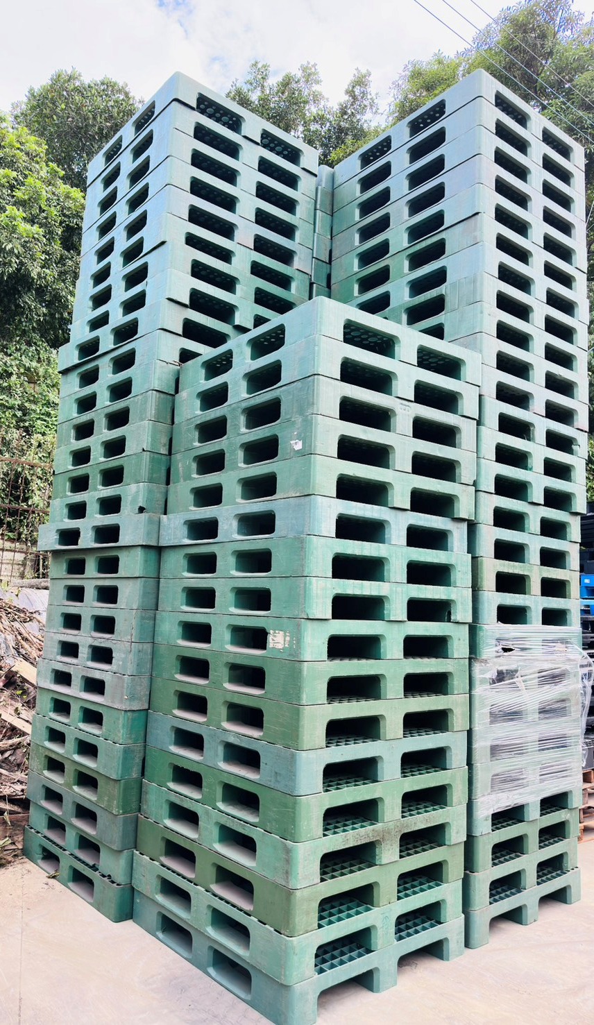 《型號:A4》中古網狀川字塑膠棧板 (120*110*17)