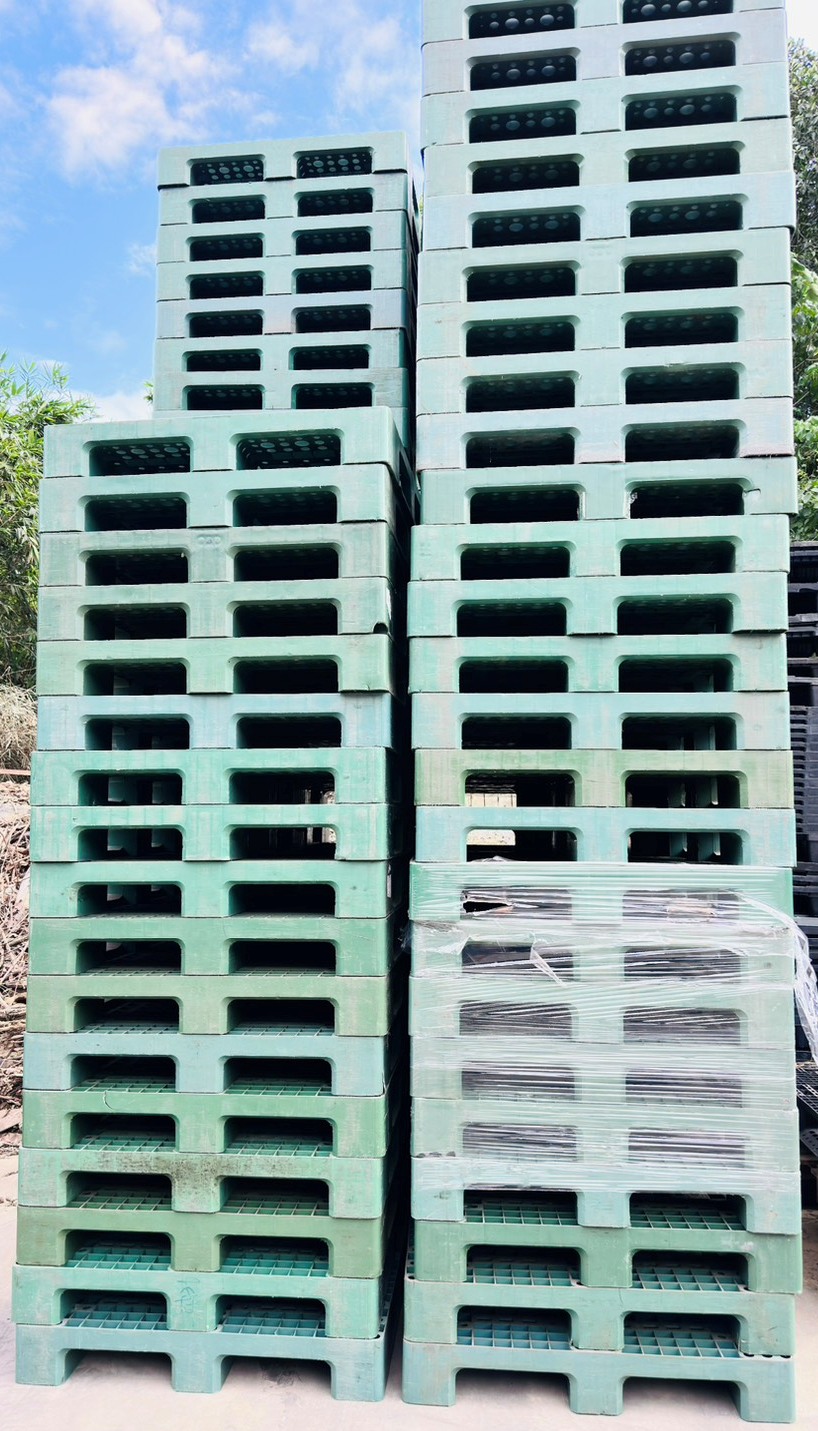 《型號:A4》中古網狀川字塑膠棧板 (120*110*17)