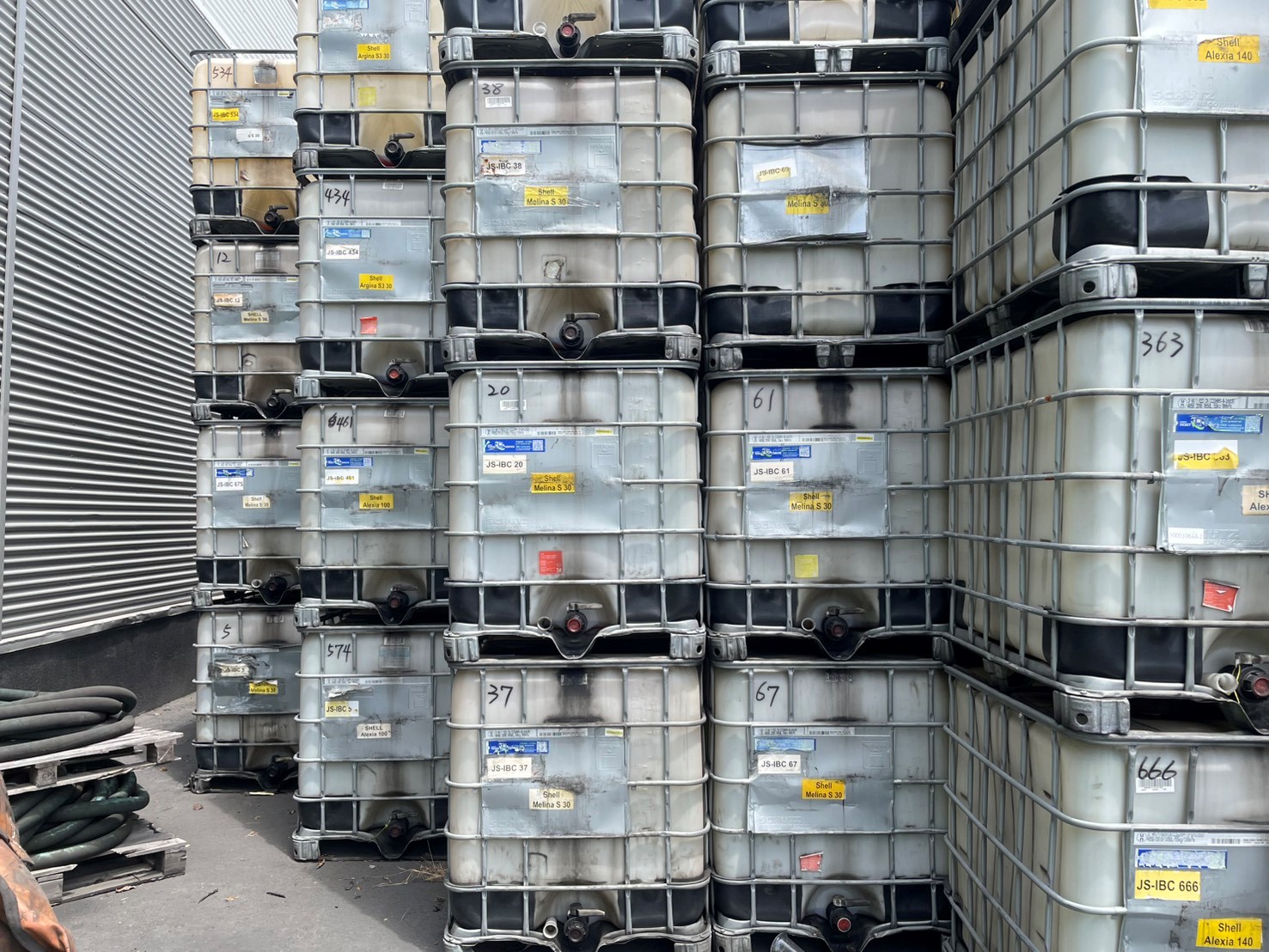 寄售《未清洗》中古IBC化工桶 B113 (原裝內容物:船用潤滑油)