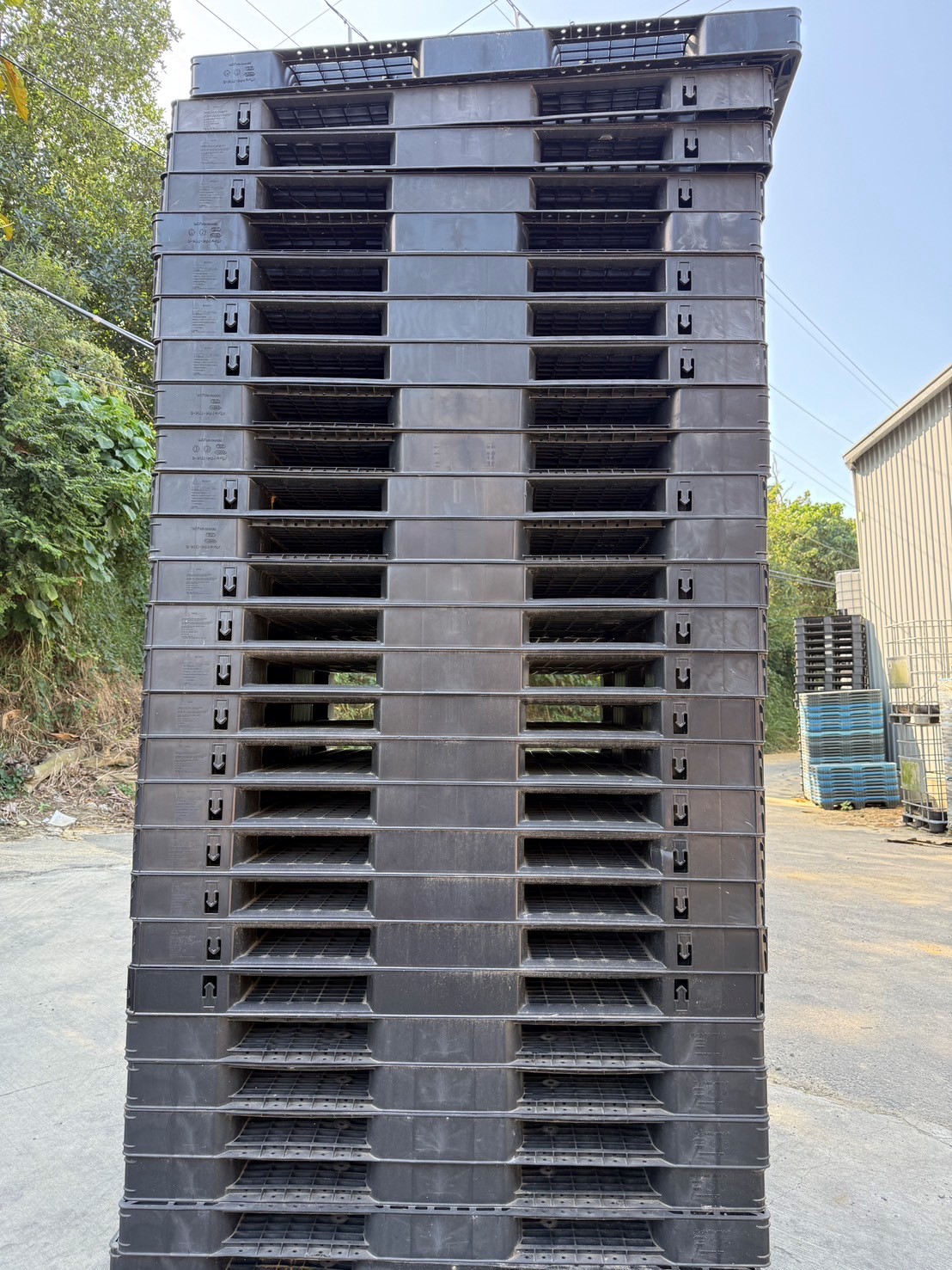 《型號:J》中古上下網狀塑膠棧板 (110*140*10)