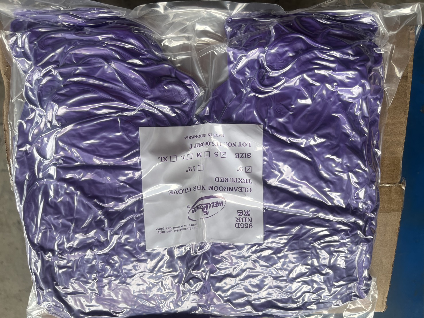 17.F-955D 9"NBR 紫 5.5G 手套 真空