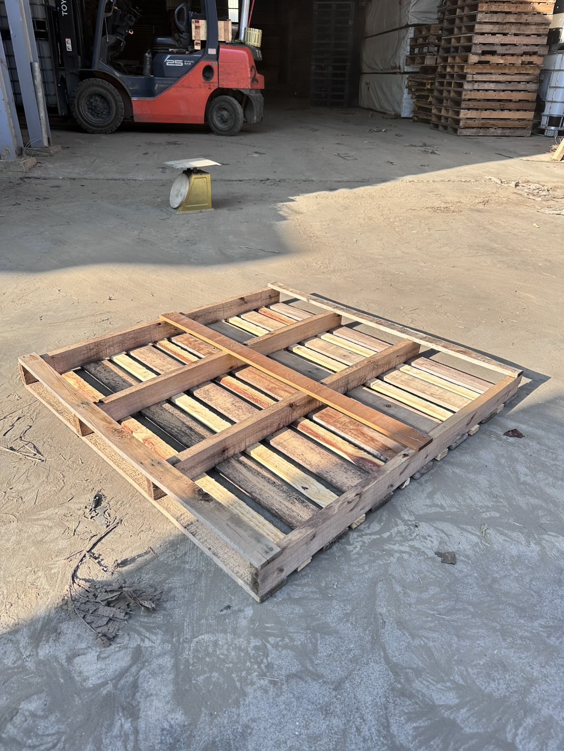 《型號:A5》中古美式木製棧板 (105*105*±2) 四支腳/油壓車不能用