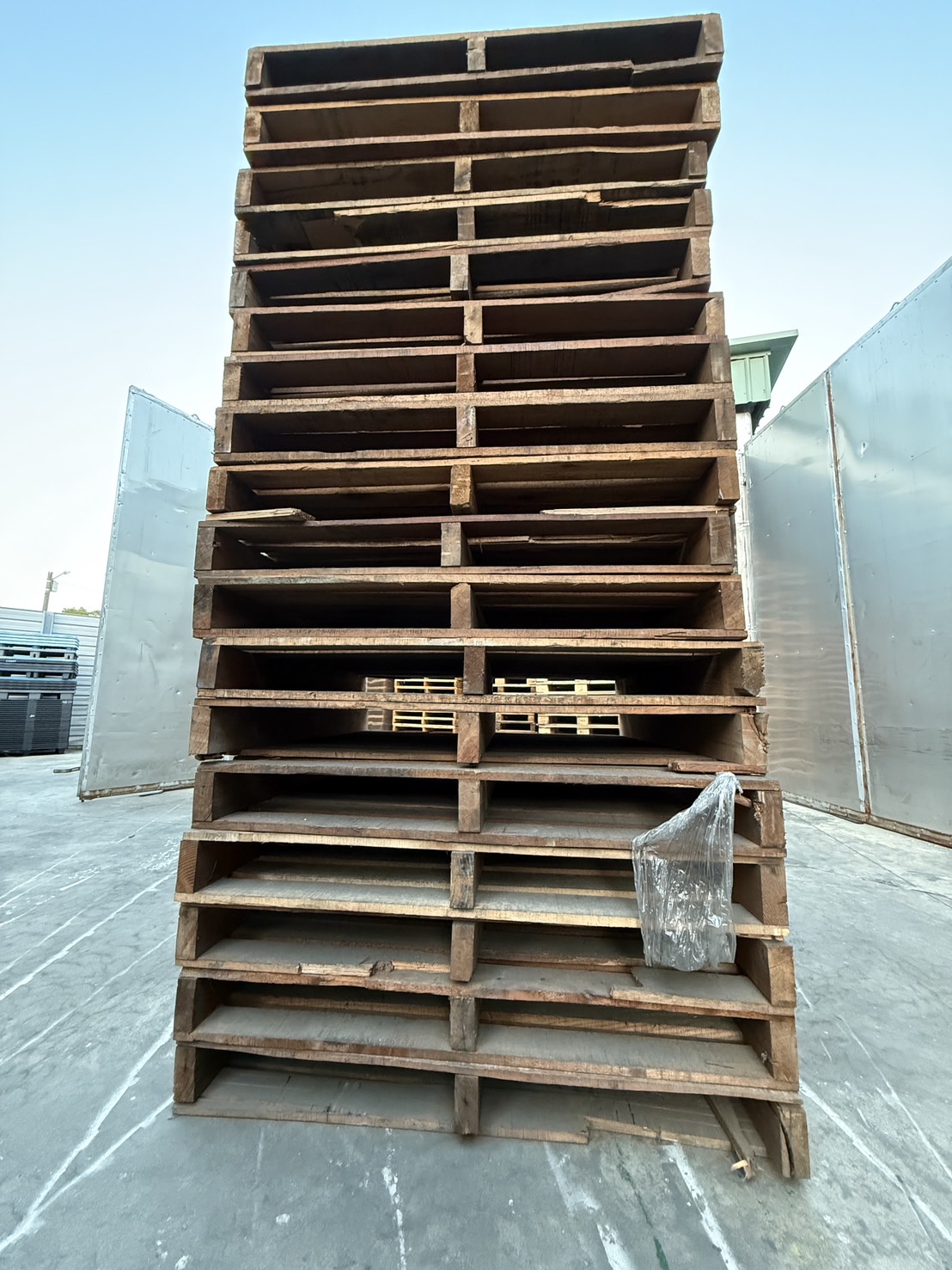 《型號:P》中古美式木製棧板 (120*120*14) 三支腳&四支腳