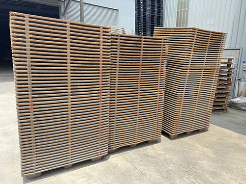 《型號:S》中古木屑棧板123*103*14 cm