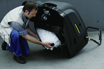 19. X-KM 75 / 40 汽油 德國凱馳自驅式掃地機